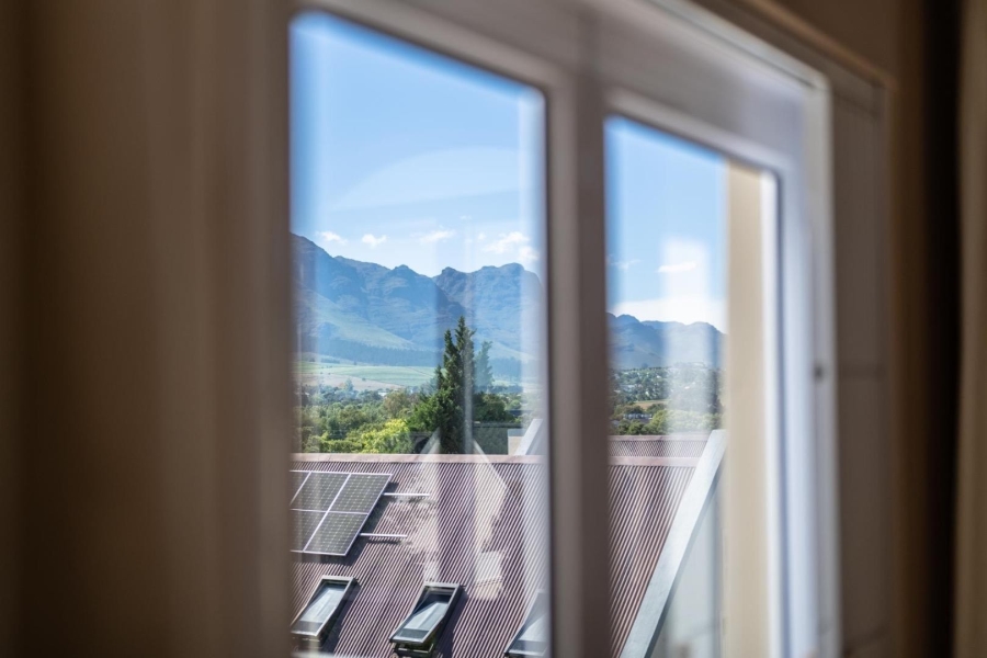 To Let 2 Bedroom Property for Rent in Onder Papegaaiberg Western Cape